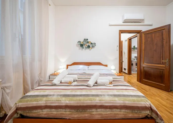 Ghirlandinafavoloso In Pieno Centro